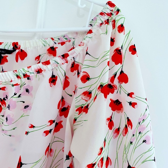 Banana Republic blouse - Picture 3 of 3